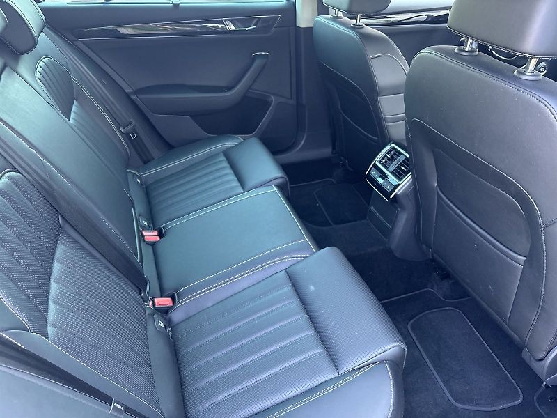 Škoda Superb (2021) Combi 2.0 TDI 4x4 DSG L&K - fotka 10 z 30