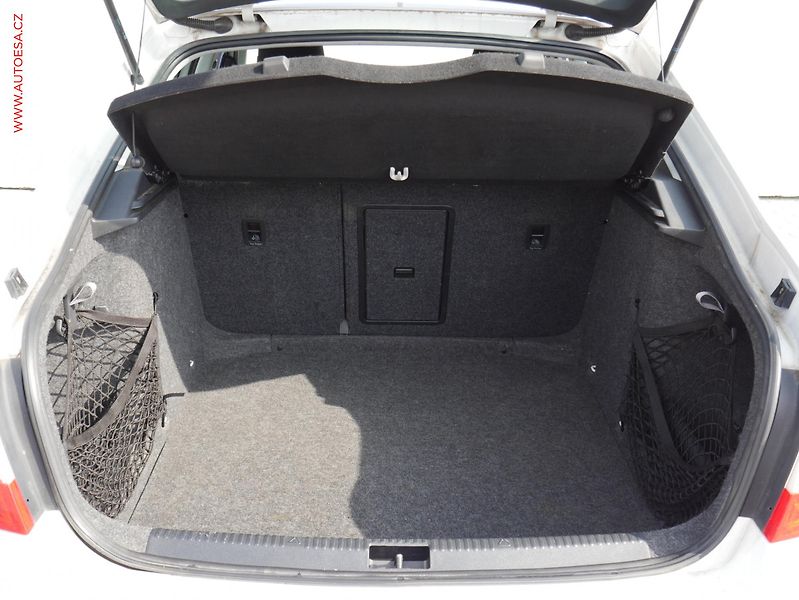 Škoda Octavia (2015) 1.6 TDi, ČR, Elegance - fotka 7 z 16