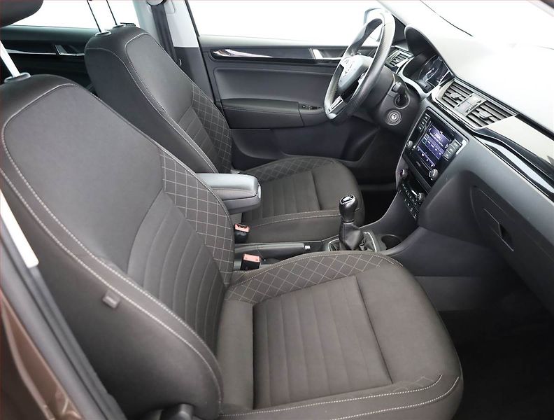 Škoda Rapid (2018) Style Plus 1.0 TSI, ČR,1.maj - fotka 7 z 17