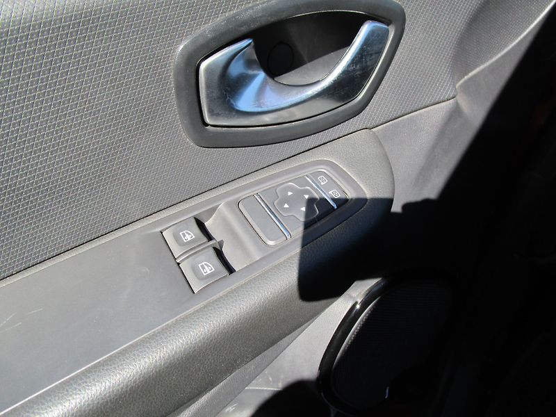 Renault Clio (2016) - fotka 17 z 20