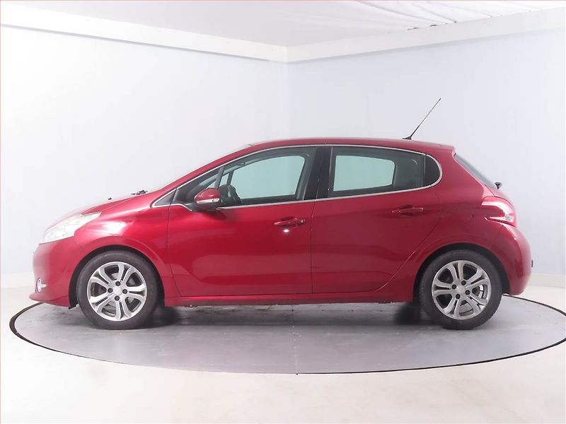Peugeot 208 (2012) Active 1.6 e-HDi, Navi - fotka 3 z 16