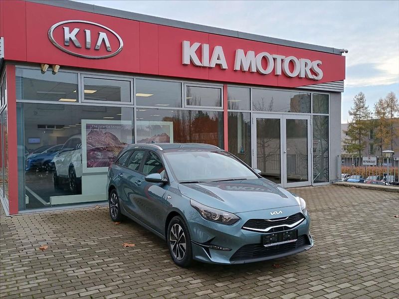Kia Ceed (2025) 1,5 T-GDi GPF 7DCT SPIN  AKCE - fotka 1 z 7