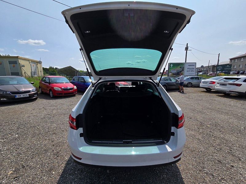 Škoda Superb (2020) 2.0 TDI 147KW 4x4 DSG Style - fotka 16 z 22