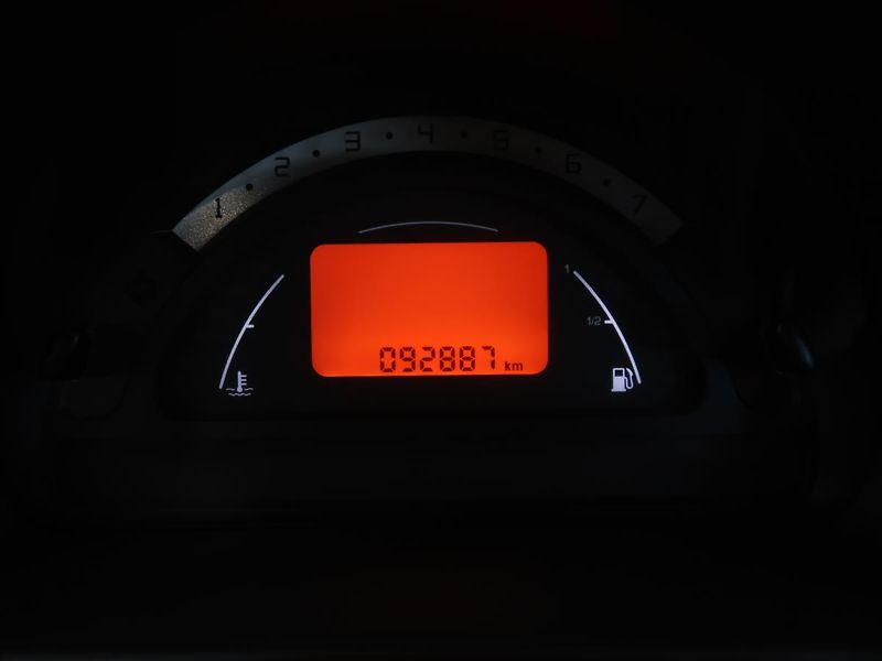 Citroën C3 1,4 i Pluriel - fotka 21 z 33