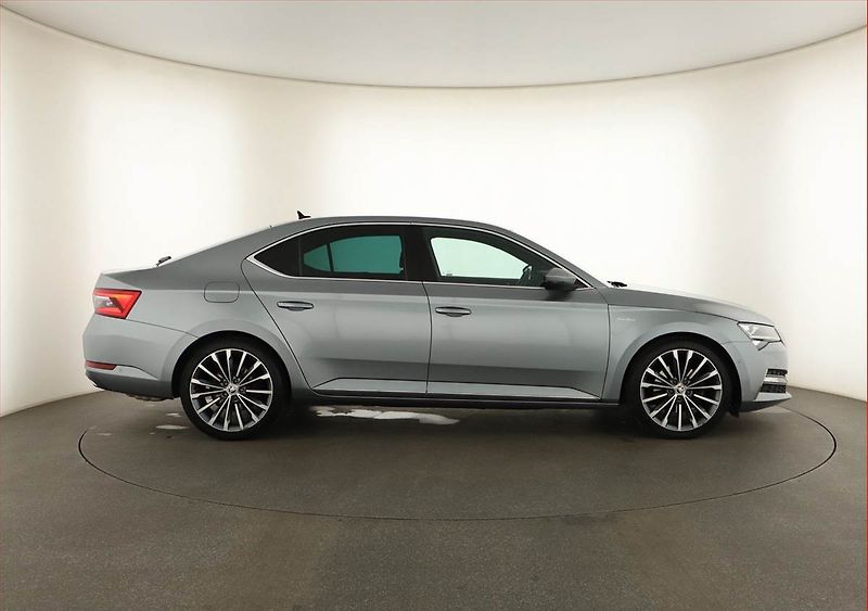 Škoda Superb (2019) Laurin&Klement 2.0 TSI - fotka 6 z 19