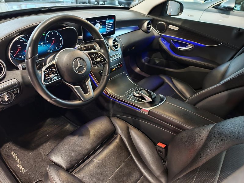 Mercedes-Benz Třídy C 220 d Avantgarde kombi - fotka 12 z 31