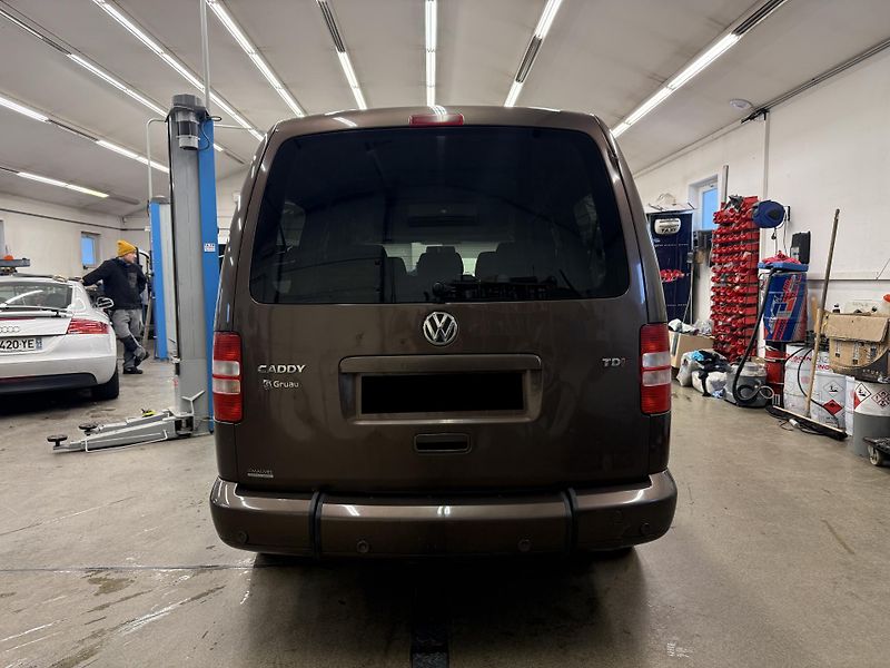 Volkswagen Caddy 1.6 TDI 75 kW  - fotka 5 z 18