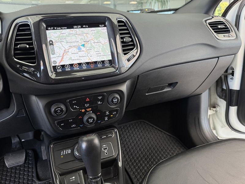Jeep Compass S 4xe 1,3T 177kW*REZERVACE! - fotka 18 z 37