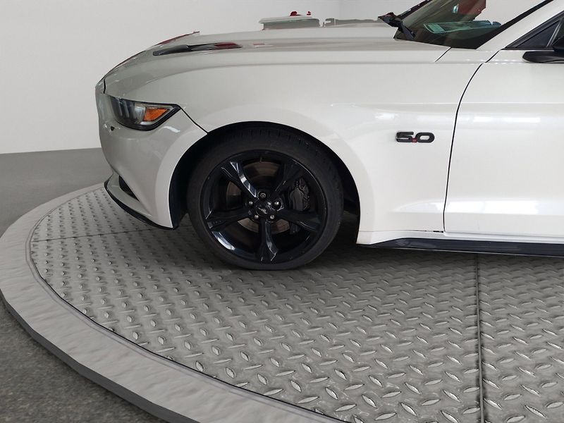 Ford Mustang (2017) GT 5.0 V8 - fotka 10 z 12