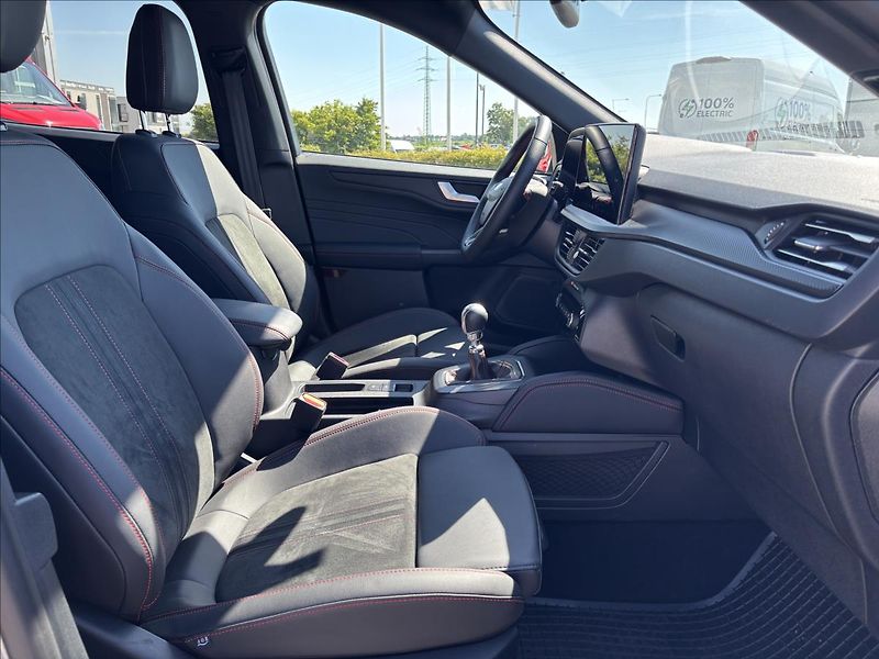 Ford Kuga 1,5 EcoBoost  111kW ST-Line X - fotka 23 z 49