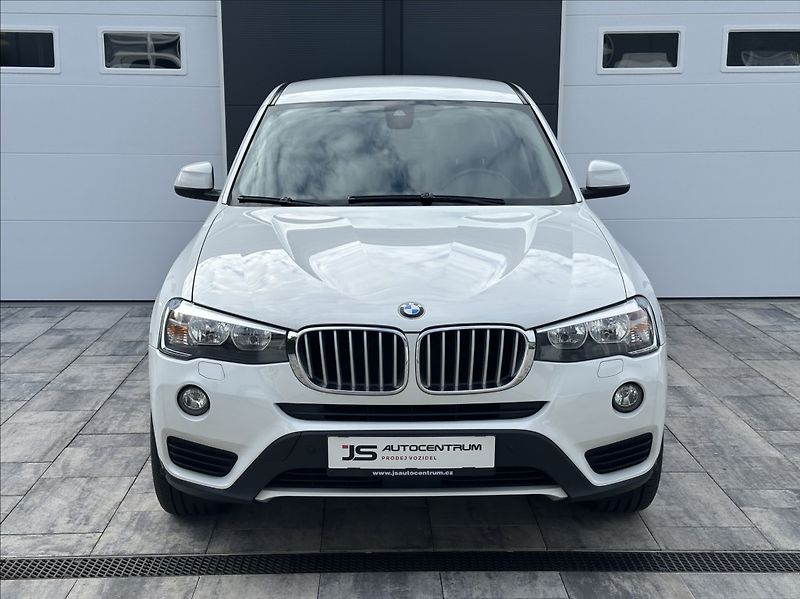 BMW X3 2,0 28i 245PS  Advantage A/T 4 - fotka 3 z 53