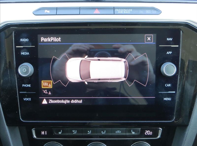 Volkswagen Passat 2,0 TDI 140kW 4MOT DSG H-Line - fotka 17 z 23