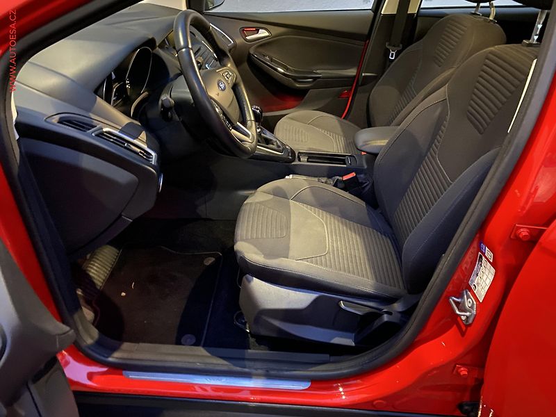 Ford Focus (2016) 1.5 TDCi, ČR, AC, temp - fotka 9 z 17