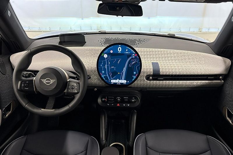Mini Cooper SE - fotka 8 z 13