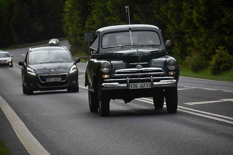 Ve Varnsdorfu se potkali majitelé několika desítek automobilových veteránů.