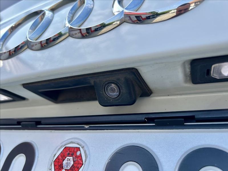 Audi Q7 3,0 TDi  MATRIX  VZDUCH  200kW - fotka 54 z 54