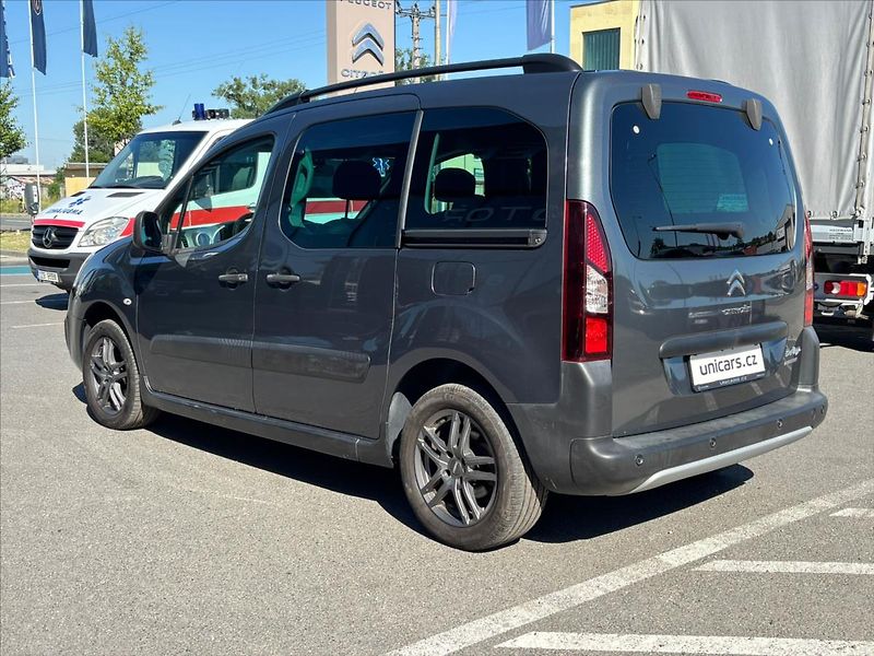 Citroën Berlingo 1,6 BlueHDI  ČR, 1.maj. - fotka 4 z 25