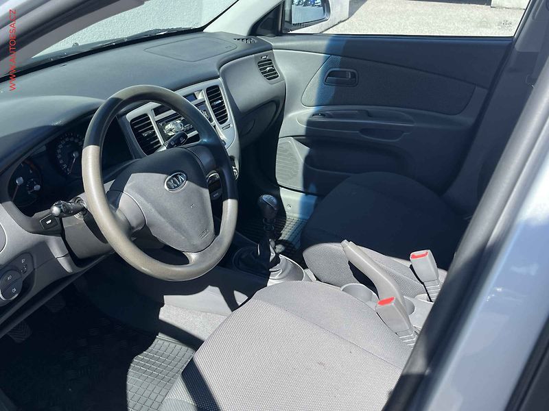 Kia Rio (2009) 1.5 CRDi, ČR, AC, park.asist - fotka 9 z 13