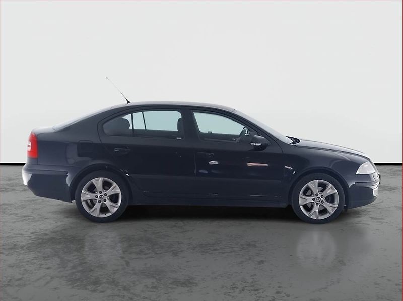 Škoda Octavia (2008) Ambiente 1.8 TSI, Serv.kniha - fotka 6 z 17