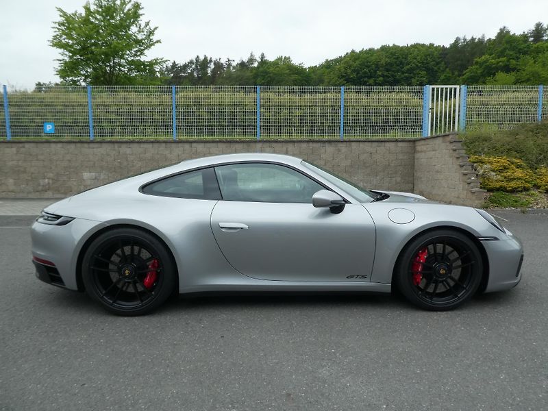 Porsche 911 CARRERA GTS  - fotka 3 z 28