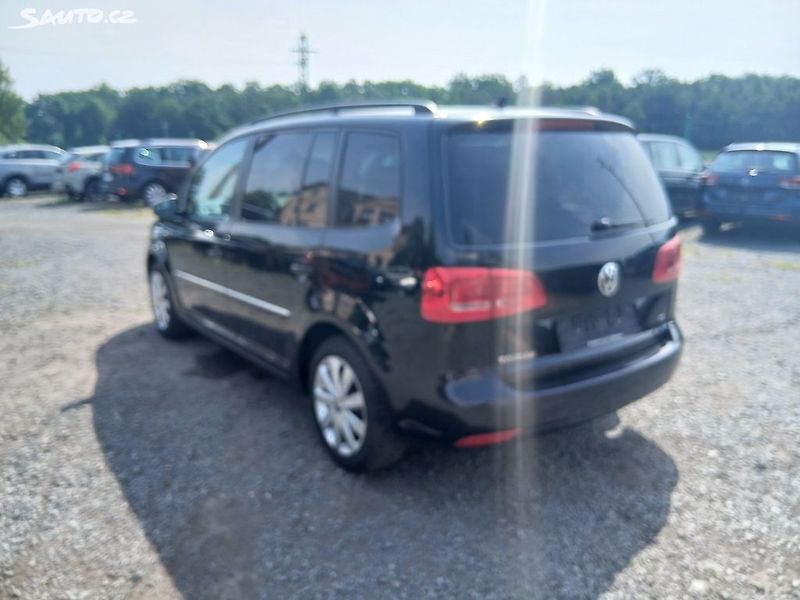 Volkswagen Touran (2012) 1.4 TSI, 7 míst - fotka 11 z 34