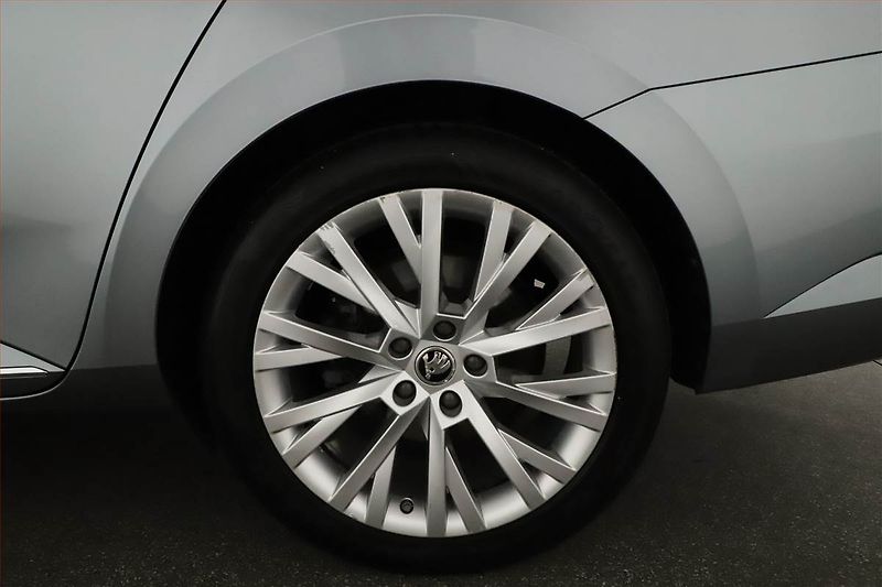 Škoda Superb (2021) Laurin&Klement 2.0 TDI - fotka 12 z 20