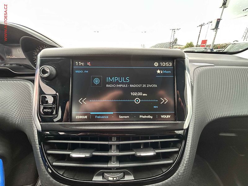 Peugeot 2008 (2019) 1.2PT - fotka 15 z 18