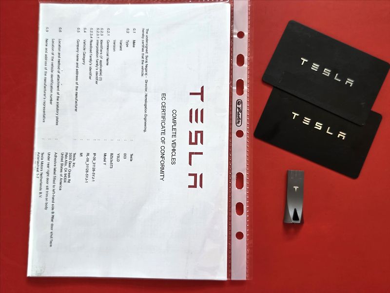 Tesla Model Y LR 4x4 Tažné z. SoH 93.4% 1.ma - fotka 8 z 21