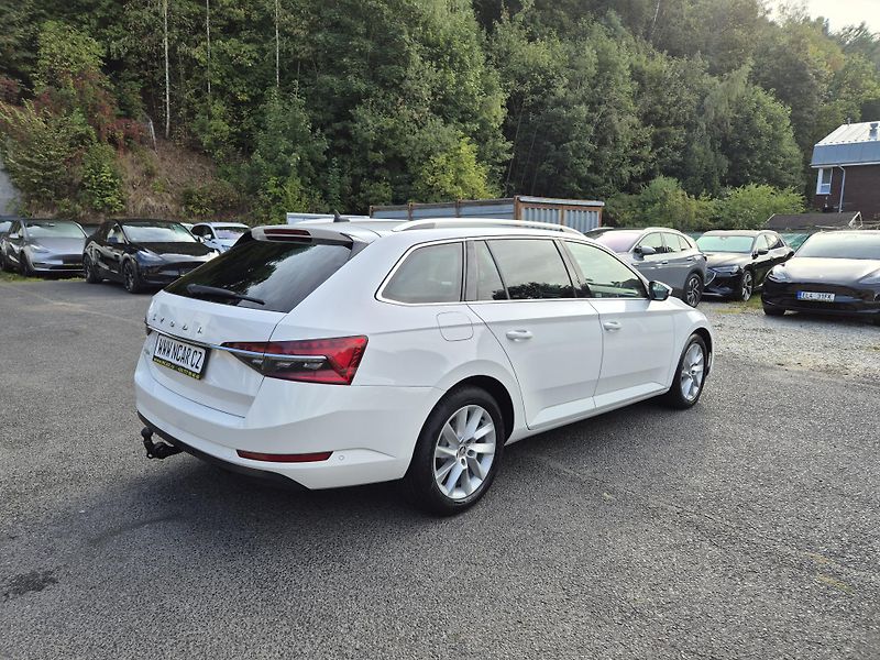 Škoda Superb Combi 2,0TDi 110kw DSG 17ALU - fotka 5 z 53