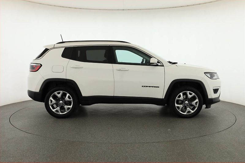 Jeep Compass (2020) 2.0 MultiJet, 4X4, Automat - fotka 6 z 17