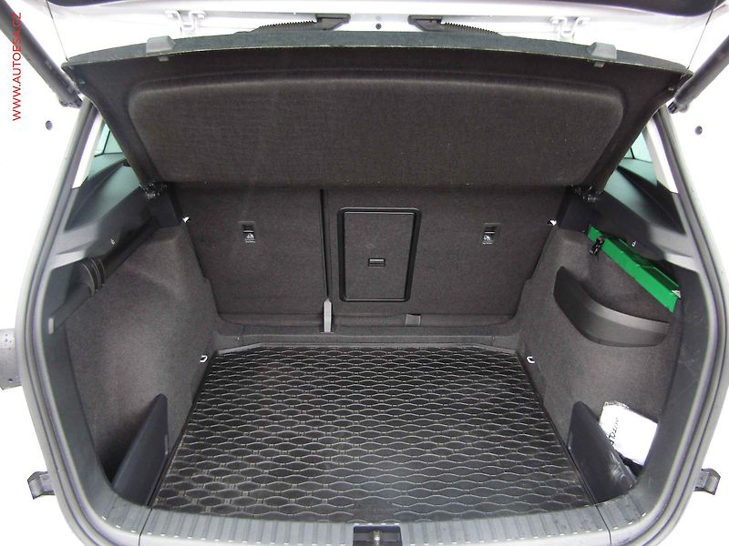 Škoda Karoq (2025) 2.0 TDi, 1.maj,ČR, Fresh - fotka 7 z 22