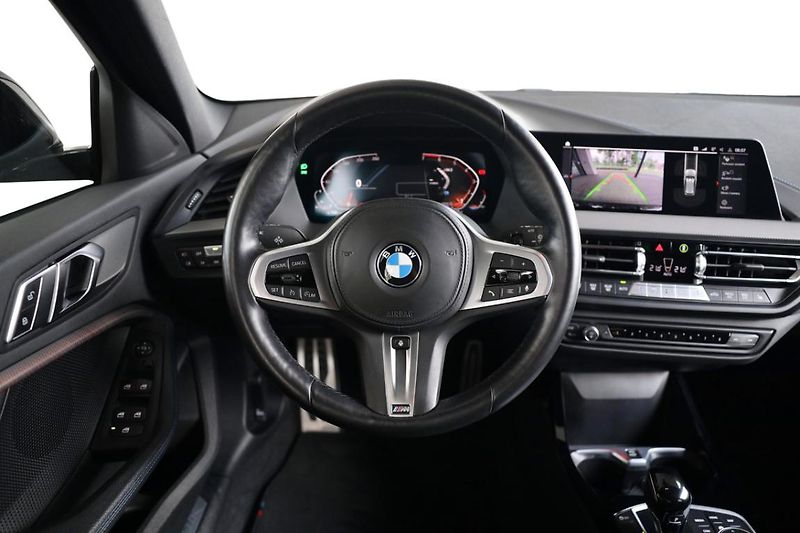 BMW Řada 1 118i - fotka 20 z 21