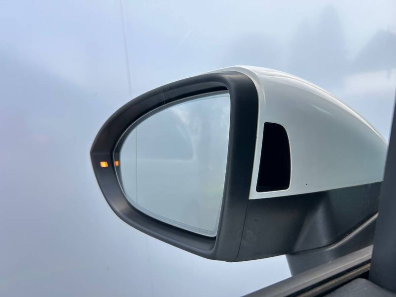 Volkswagen Touran (2022) 2.0 TDI 110kW DSG tažné - fotka 35 z 35