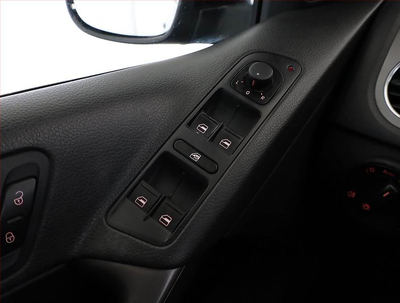 Volkswagen Tiguan (2008) 2.0 TDI, 4X4, Automat - fotka 14 z 16