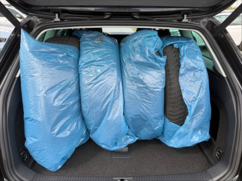 Volkswagen Passat 2,0 TDI Elegance DSG - fotka 5 z 10