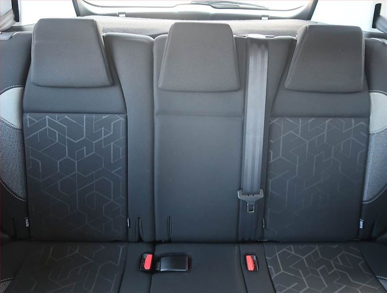 Peugeot 2008 (2018) Active 1.2 PureTech - fotka 10 z 21