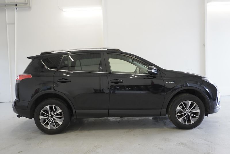 Toyota RAV4 2,5 HYBRID H3 4X2 AUT. - fotka 4 z 28
