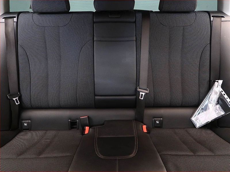 BMW Řada 5 (2019) 520d xDrive, 4X4, Automat - fotka 10 z 19