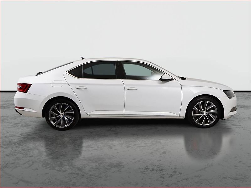Škoda Superb (2019) Laurin&Klement 2.0 TDI 4x4 - fotka 6 z 23