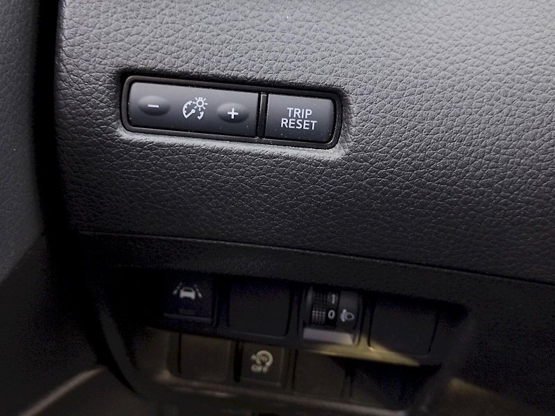 Nissan Qashqai (2021) 1,3 DIG-T 140k - fotka 31 z 40