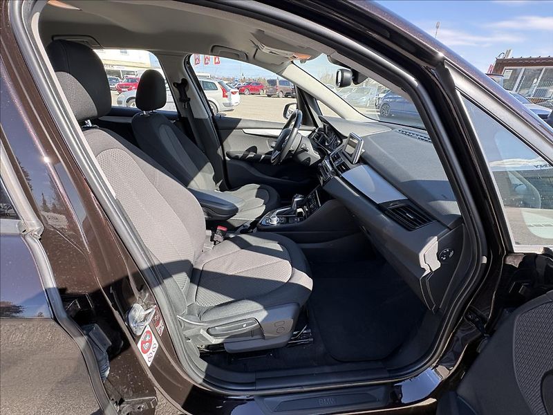 BMW Řada 2 1,5 218i 100kW AT,Led,Navi,PDC - fotka 28 z 37