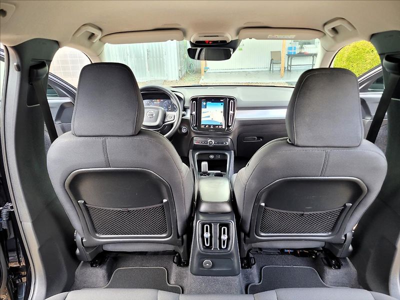 Volvo XC40 T5,PHEV,Inscription,led, - fotka 34 z 40