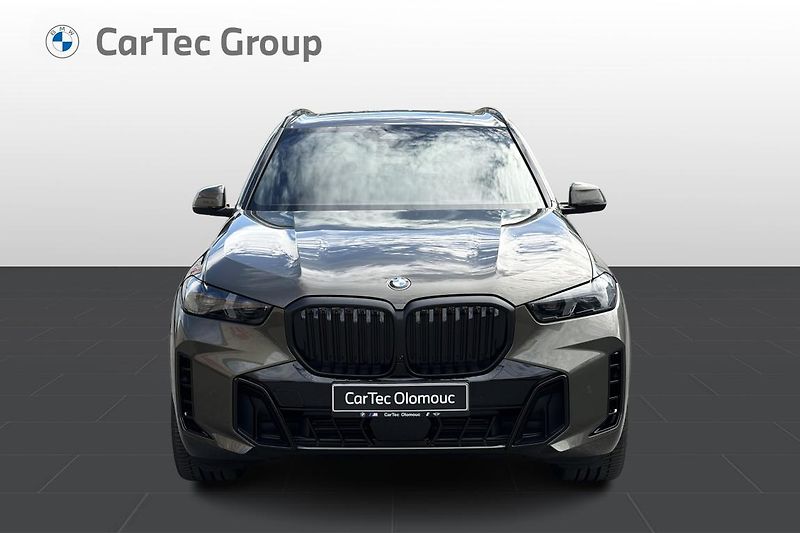 BMW X5 xDrive30d - fotka 2 z 10