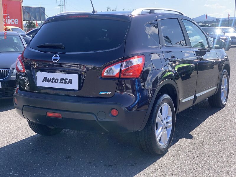 Nissan Qashqai (2013) 1.6dCi, Tekna, kůže, panor - fotka 6 z 20
