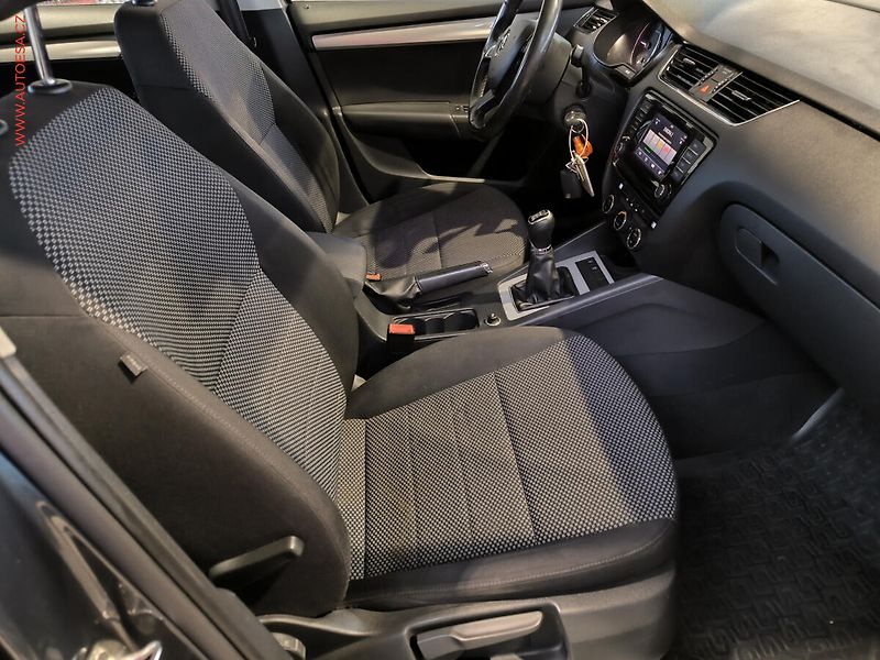 Škoda Octavia (2014) 1.6TDi 4x4, AC, tempo, park - fotka 12 z 17