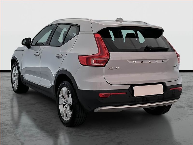 Volvo XC40 (2019) Momentum D3 AWD - fotka 4 z 18