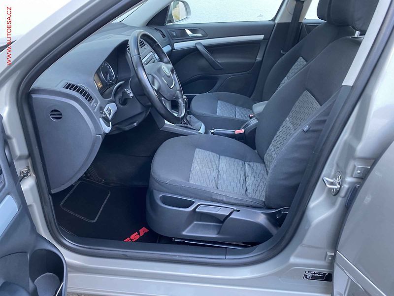 Škoda Octavia (2011) 1.2 TSi, Ambiente, TZ - fotka 9 z 17