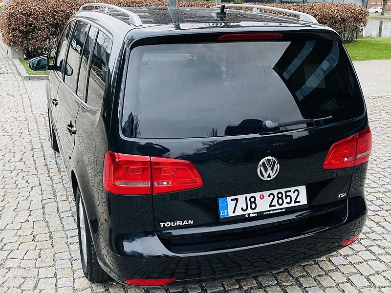 Volkswagen Touran 1.4TSI VÝHŘEV SERVISKA TAŽNÉ - fotka 16 z 43