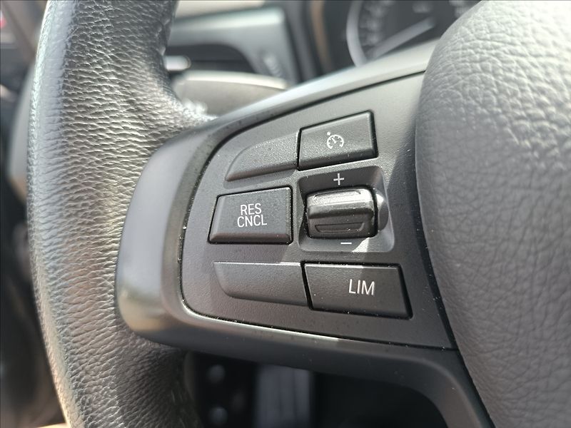 BMW Řada 2 1,5 218i Automat Active tourer - fotka 19 z 22