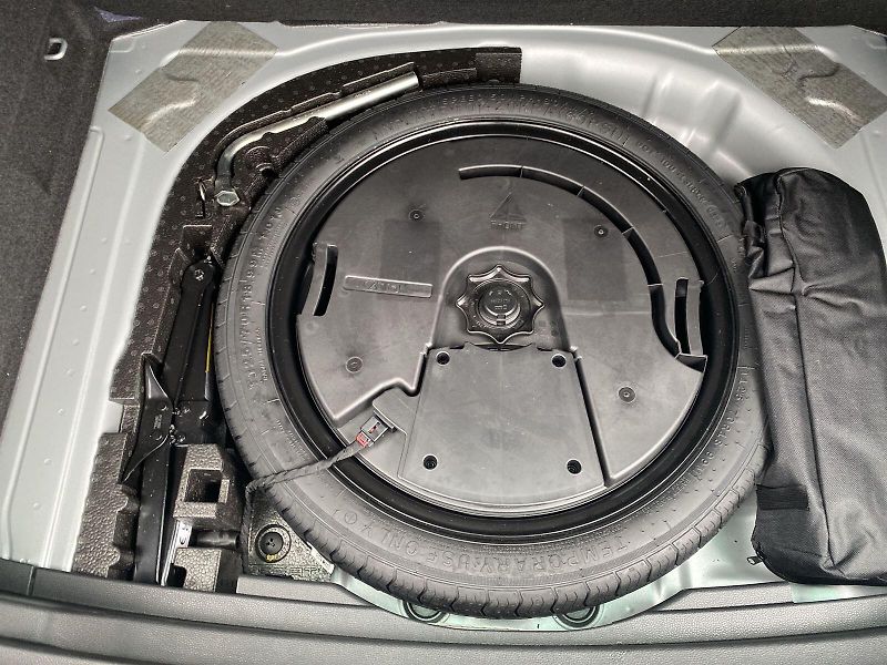 Škoda Karoq (2025) 1.5 TSI DSG Sportline - fotka 40 z 45